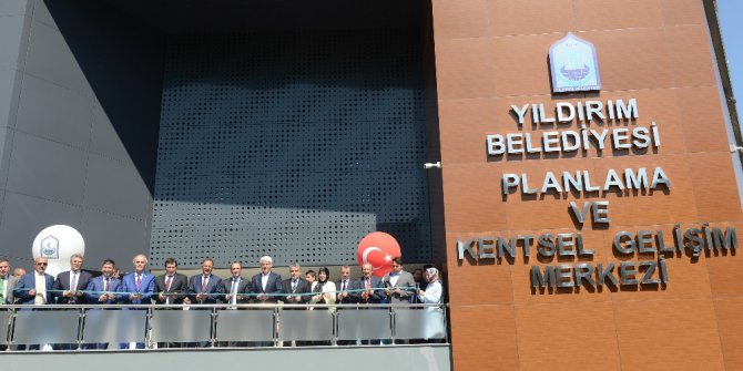 Bakan Özhaseki’den Yıldırım’ın dönüşüm üssüne tam not