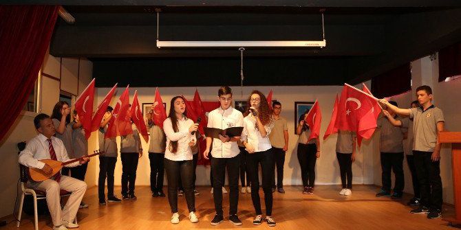 Başkan Karadeniz: "Yüzde 100 Milli Kahramanları Örnek Almalıyız”