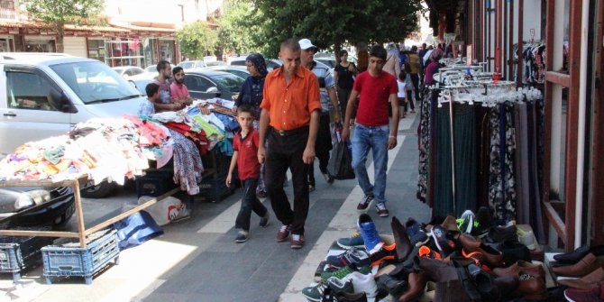 Sur’da hareketlilik var, alışveriş yok