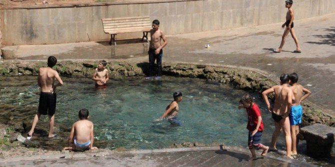 Yasak tabelası engel olmadı