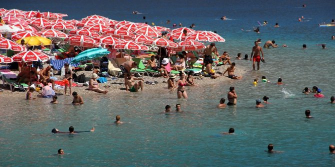 Plajlarda bayram hareketliliği