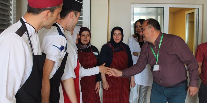 Üniversite hastanesi  idaresi, personel ve hastaların  bayramını kutladı