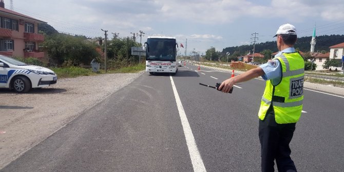 Sürücülere Düzce polisi nefes aldırdı