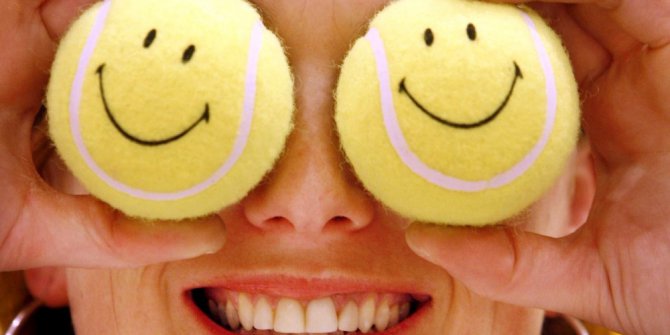 İş konulu e-postalarda gülen surat kullanmak çalışanı yetersiz gösteriyor