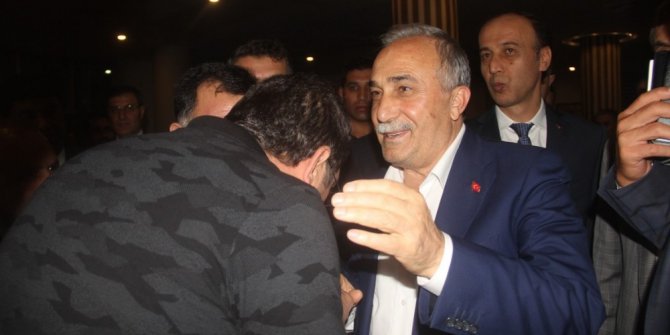 Fakıbaba bakan olduktan sonra da geleneği bozmadı