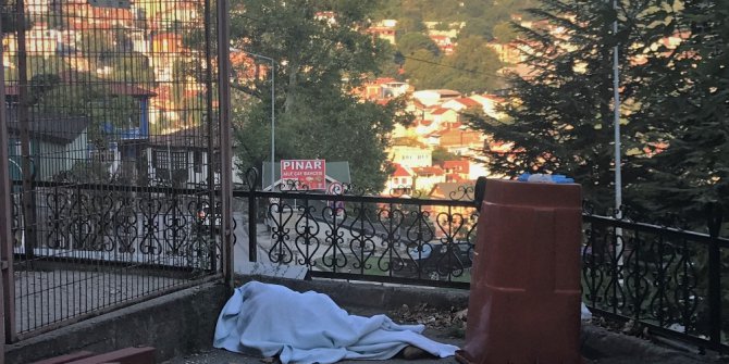 Hastaneden taburcu edildi, sabah hastane bahçesinde ölü bulundu