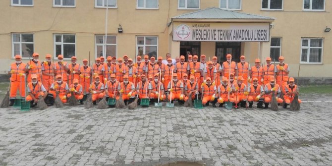 60 kişilik temizlik ekibi dualarla uğurlandı