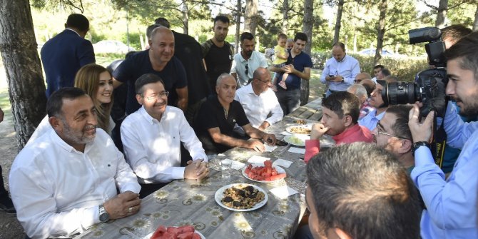 Gökçek belediye çalışanlarıyla piknikte buluştu