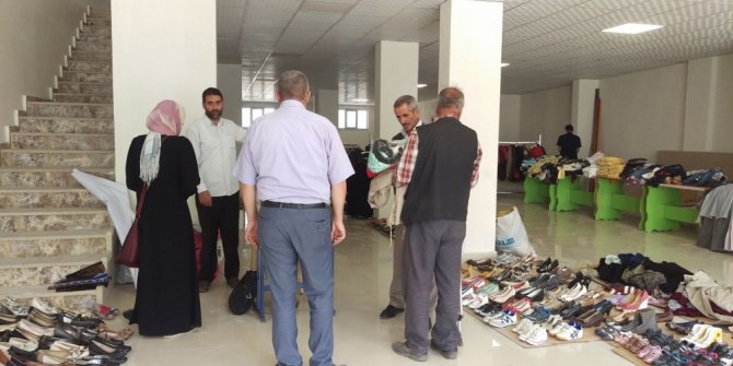 Ağrı’da 120 aileye giysi yardımında bulunuldu