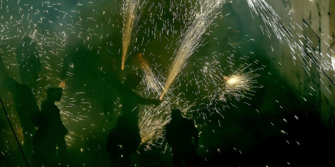 İspanya’da ateş ve dans şöleni