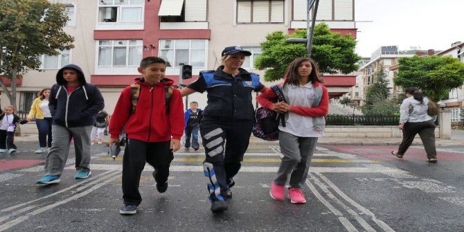 Büyükçekmeceli Öğrenciler Emin Ellerde