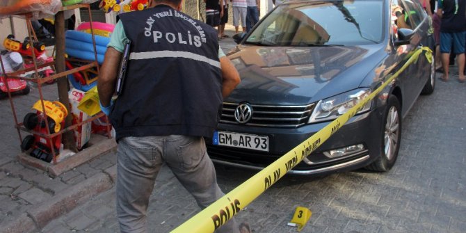 Caddede rastgele açılan ateş sonucu öldü