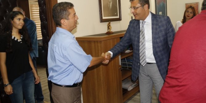 Pamuk, belediye personeli ile bayramlaştı