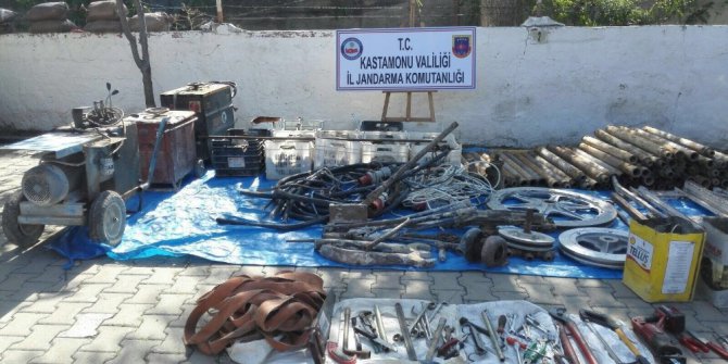 Jandarma’dan iş yeri hırsızlarına suçüstü