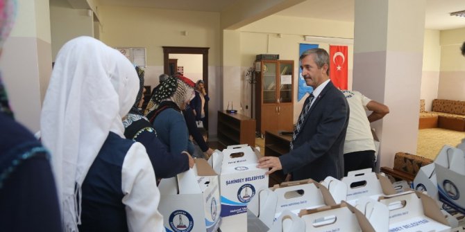 Şahinbey’de 500 aileye 2 bin kilo et yardımı