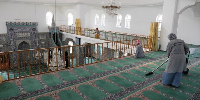 Başiskele’de camiler temizleniyor