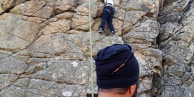 DAK’ tan çocuklara kaya tırmanış eğitimi