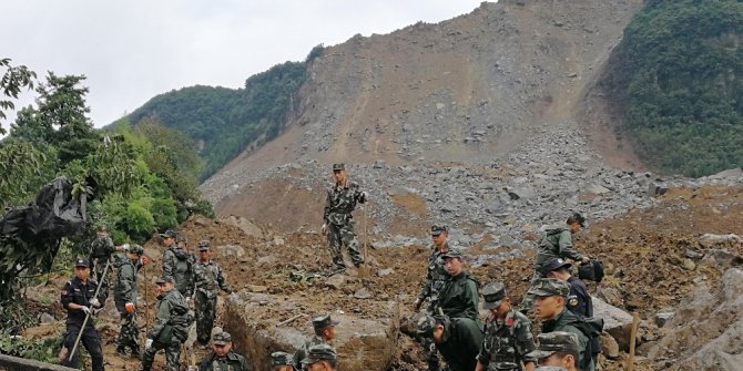 Çin’de toprak kayması: Ölü ve kayıplar var