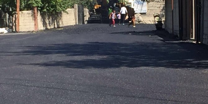 İpekyolu Belediyesinden yol asfaltlama çalışması