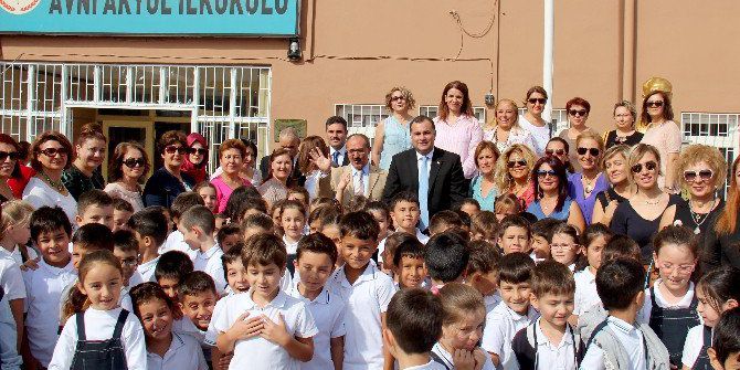 Çankaya Belediye Başkanı Taşdelen Yenilenen Okulları Ziyaret Etti