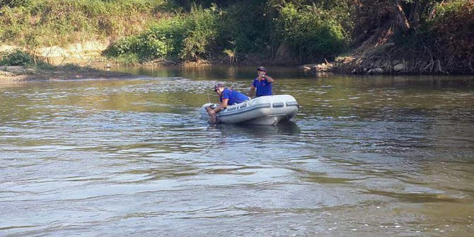 Yüzmek için çaya giren gencin cesedi bulundu
