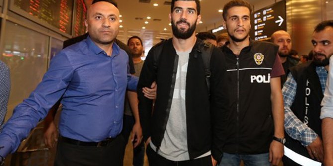 Neto İstanbul’a geldi.