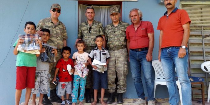 Jandarmadan çocuklara bayram hediyesi