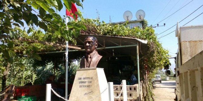 Köylere Atatürk büstü
