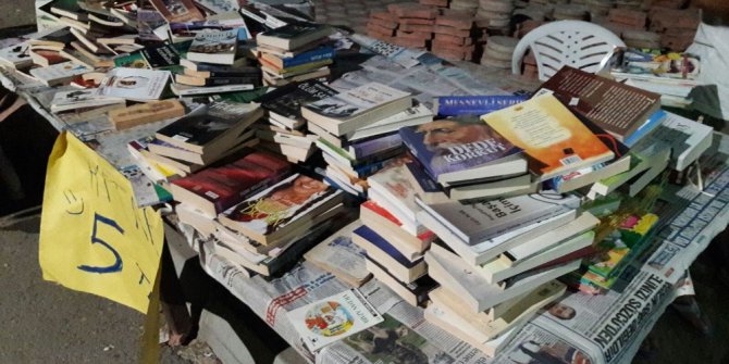 Mersin’de korsan kitap operasyonu
