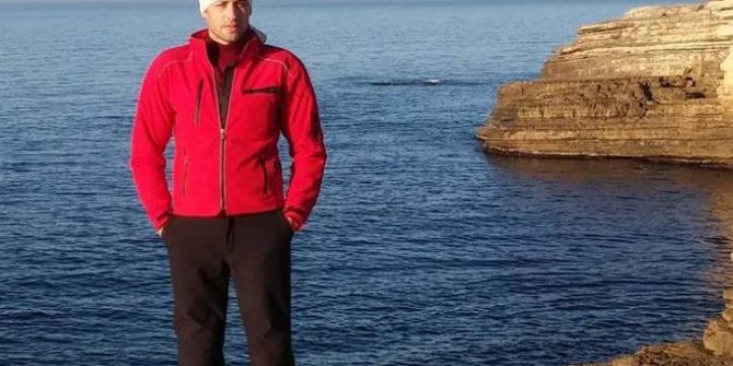 Motosikletle mağazaya daldı, camlar boğazını kesti