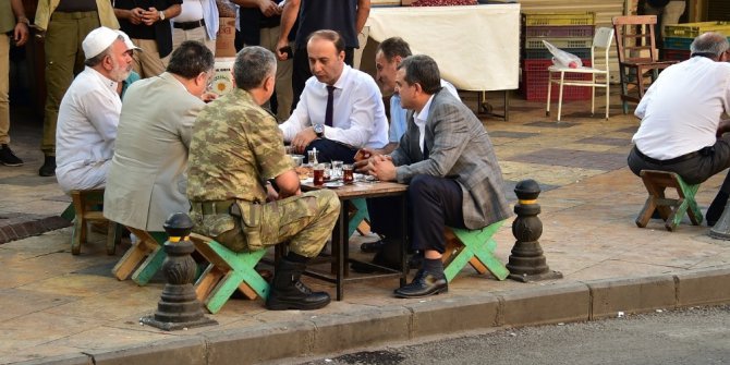 Vali Erin esnafla buluştu