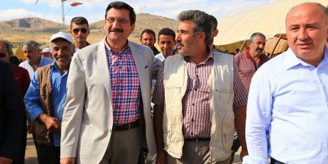 Başkan Ak, Ovacık Kurban Satış Alanı’nı gezdi