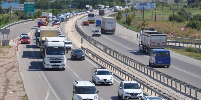 Emniyetten sürücülere: Araç değil dikkatsizlik öldürür