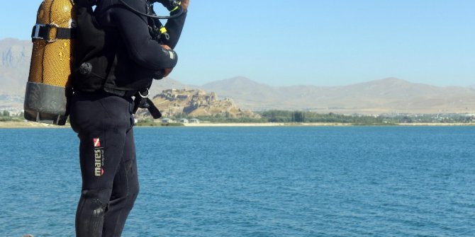 Van Gölü’nün dibi çöplük gibi