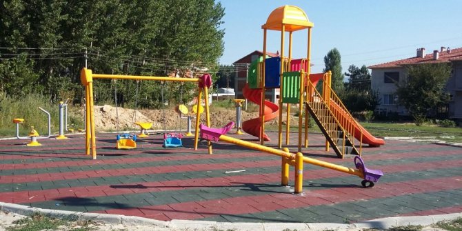 Simav’da çocuk parkları yenilendi