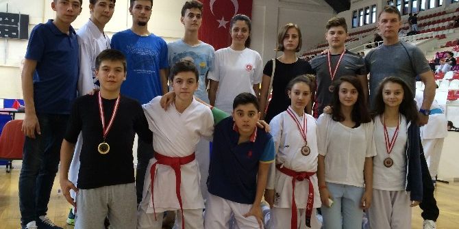 Karatecilerden 5 Madalya