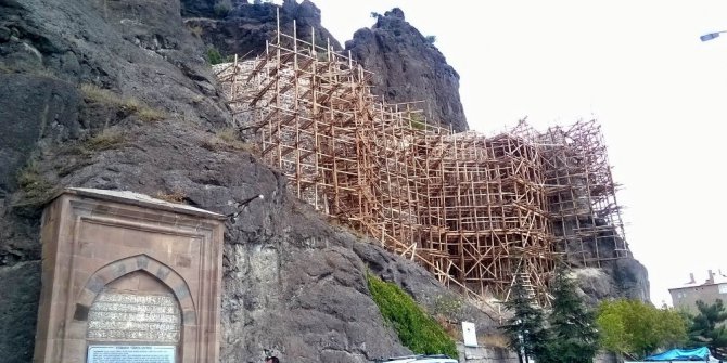 Osmancık’ta tarihi köprü ve kalede restorasyon çalışmaları hızlandırıldı