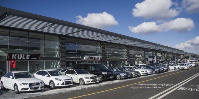 450 oto galerisi Otonomi’ye taşındı