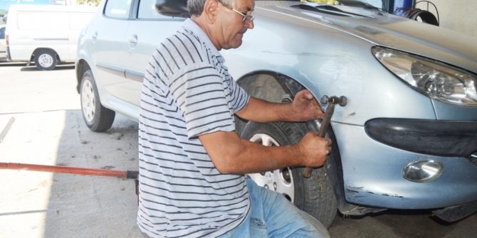 Burhaniye’de 46 yıllık kaportacı