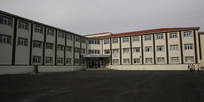 Başkan Büyükkılıç İlgü İmam Hatipokulunu Ziyaret Etti