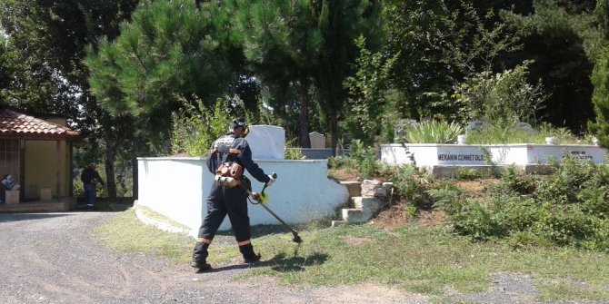 Kdz. Ereğli Belediyesi mezarlıkları bayrama hazırladı