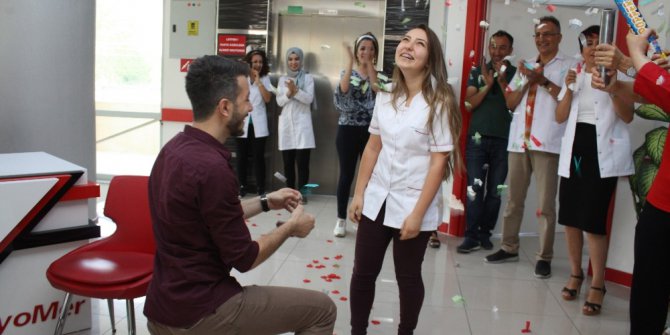 Hastane anonsuyla evlenme teklifi