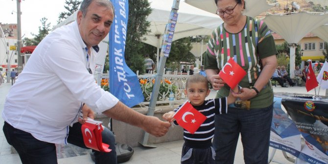THK, Tokat’ta 5 bin bayrak dağıttı