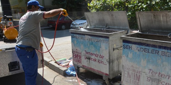 Şehzadeler’de bayram temizliği sürüyor