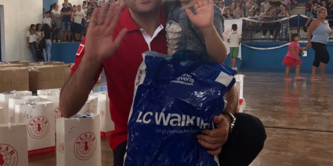 Kızılay İstanbul Şubesi Arnavutluk’ta yetimlere çifte bayram yaşattı