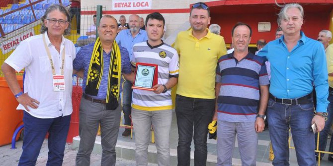 Tekirdağspor’u kurtaran adama plaket