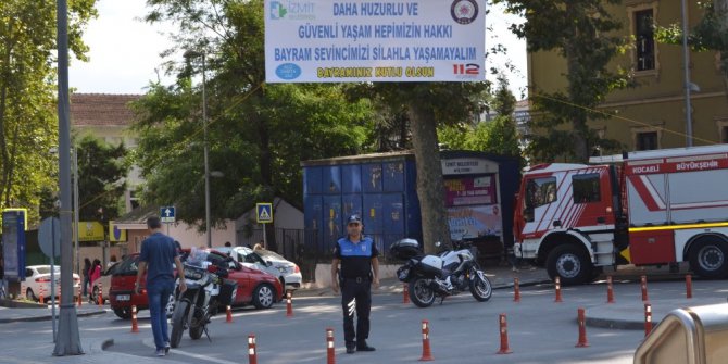 Toplum Destekli Polisten vatandaşlara pankartlı uyarı