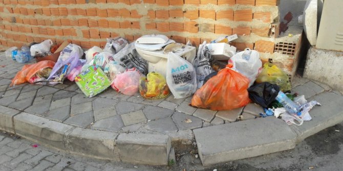 Milas’ta çöp ve moloz sorunu sürüyor