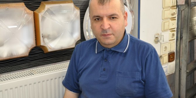 30 Ağustos resepsiyonuna görme engelli köşe yazarı da davet edildi