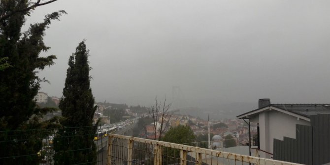 İstanbul’da yağmur ve dolu etkili oluyor